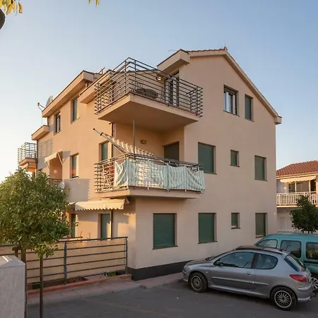 Apartment Rozarija *